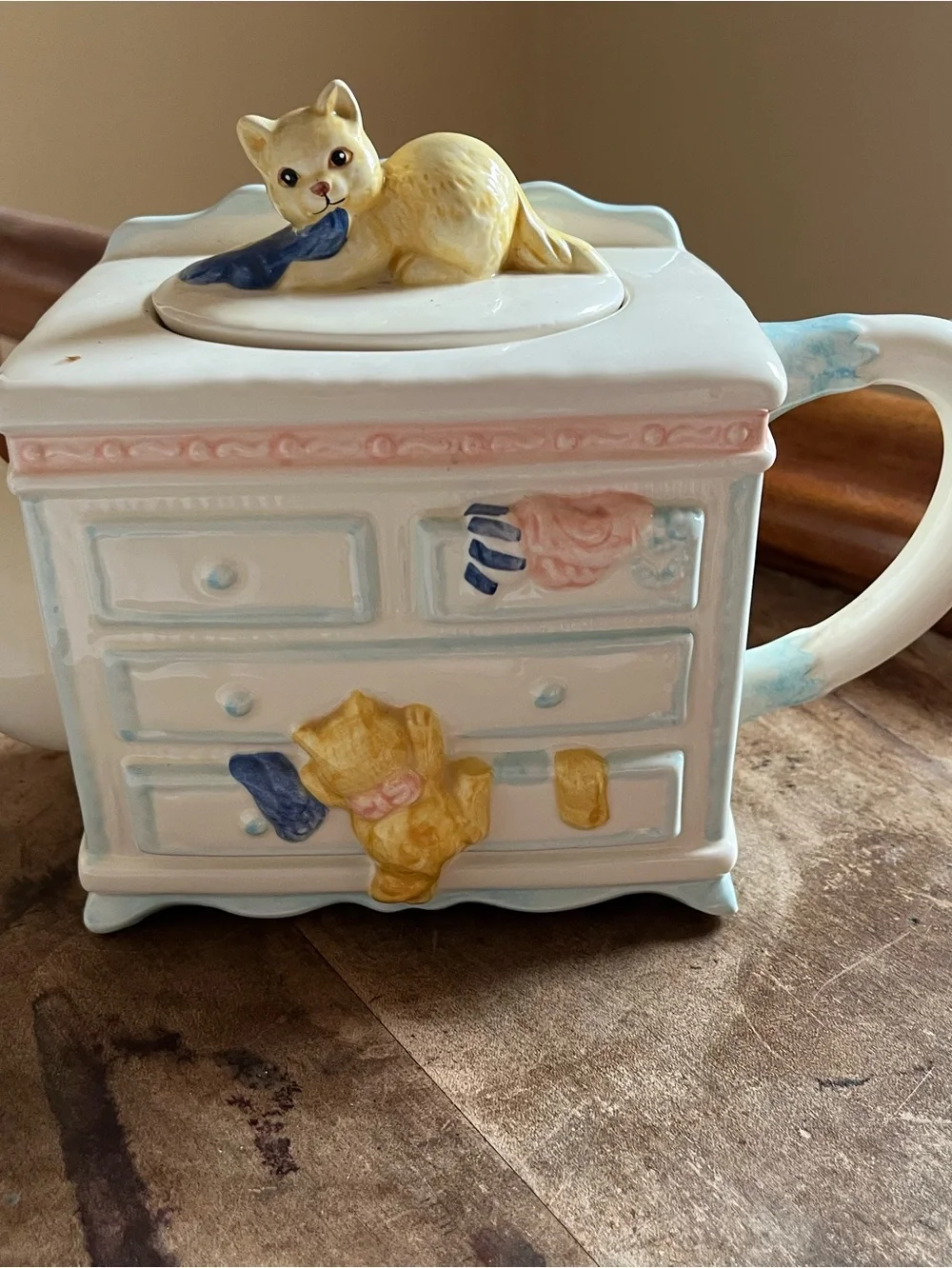 Ceramic Teapot with Playful Kitten - cat lovers teapot